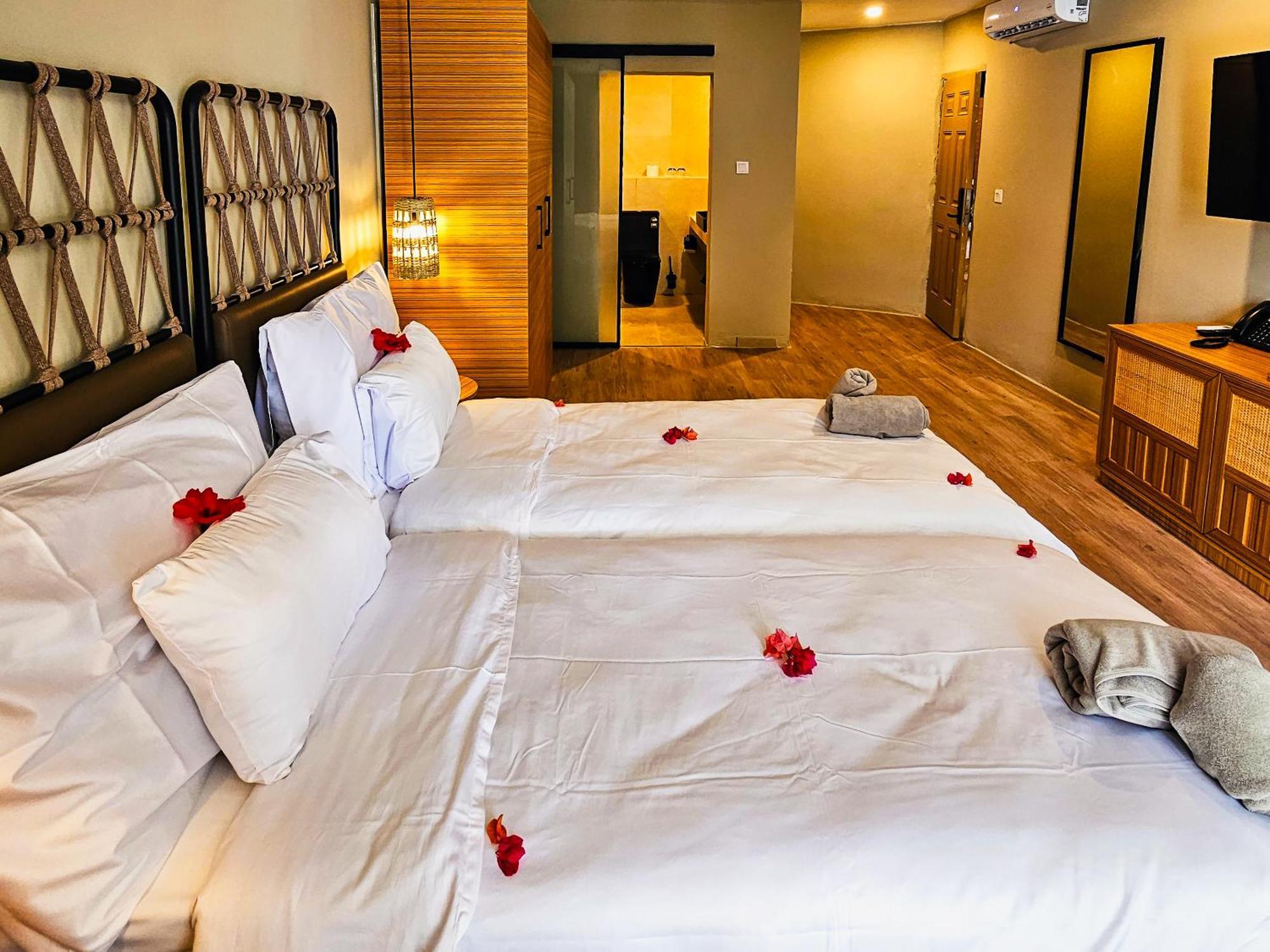 Kombo Beach Resort セレクンダ エクステリア 写真