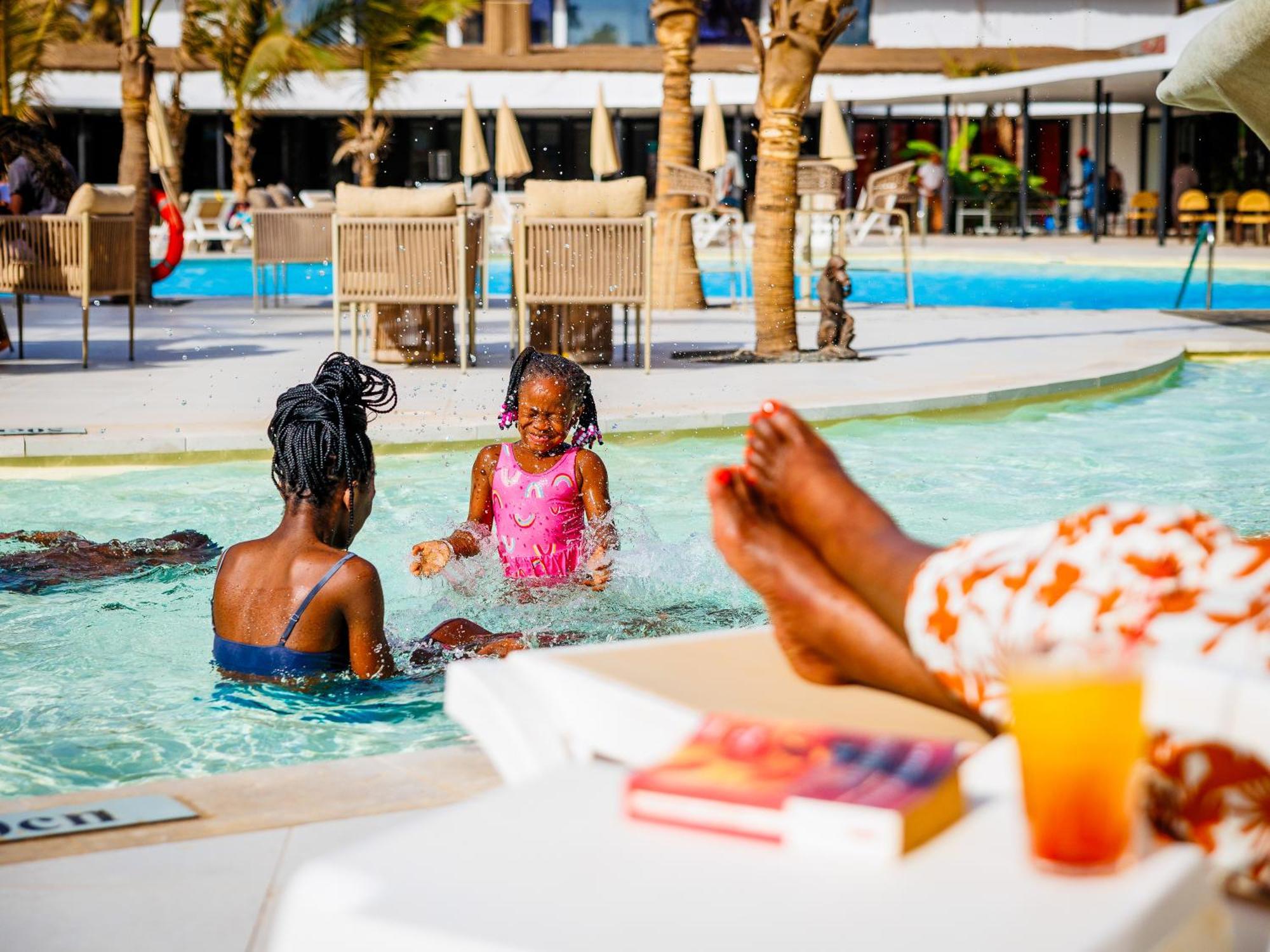 Kombo Beach Resort セレクンダ エクステリア 写真