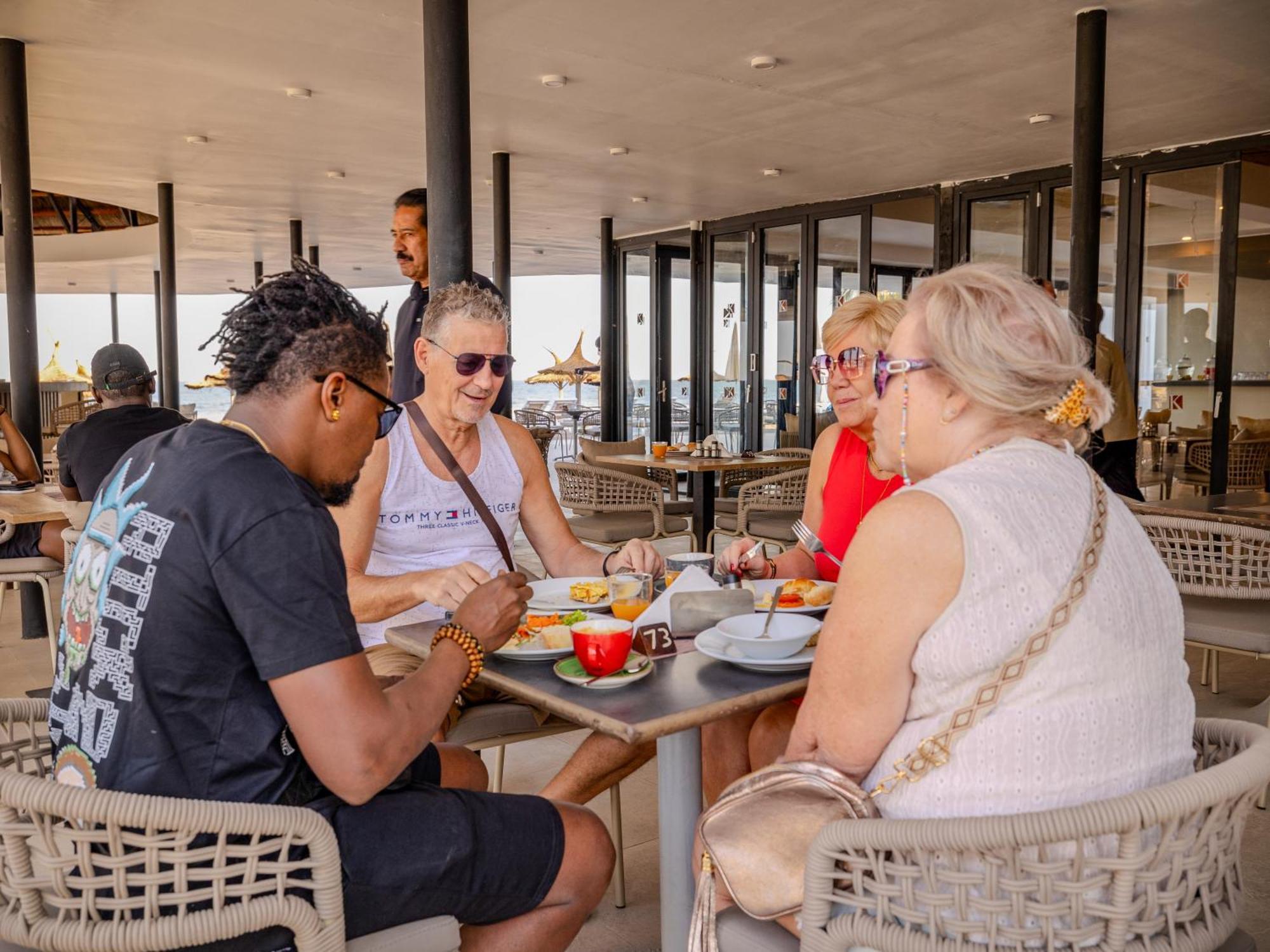 Kombo Beach Resort セレクンダ エクステリア 写真
